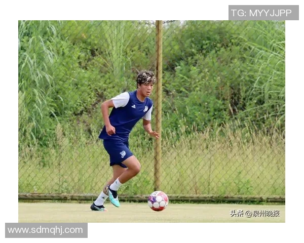 178cm足球明星的成长之路与职业生涯揭秘